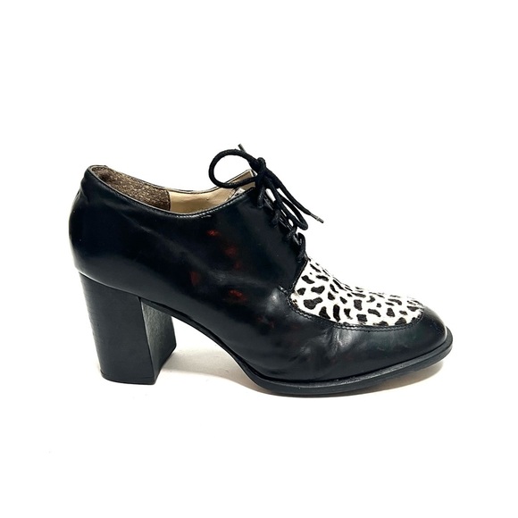 Précis Shoes - Vintage 1990s black leather cow print lace up heeled oxfords